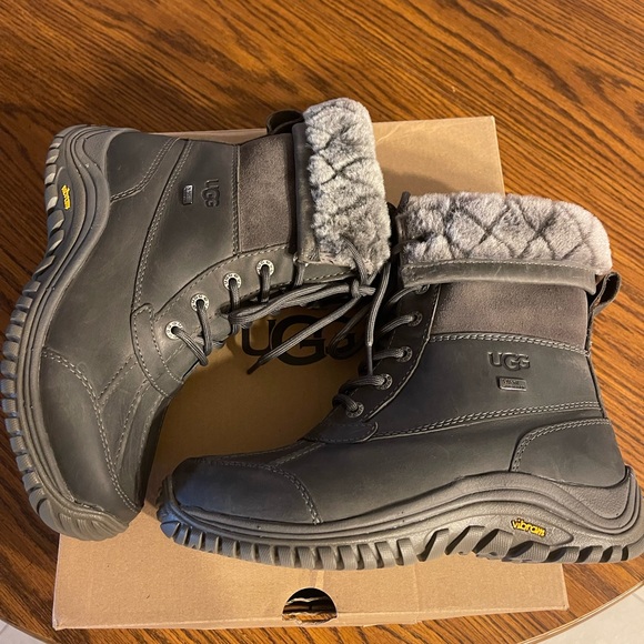 UGG Shoes - UGG ADIRONDACK II LUXE QUILT BOOTS